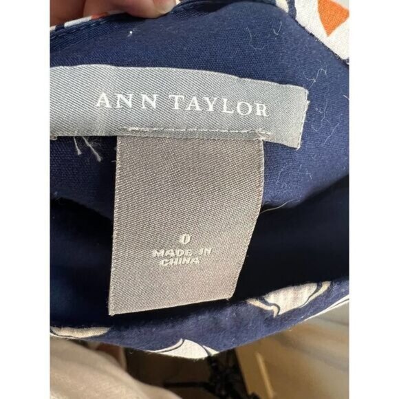 Ann Taylor Navy and Orange Floral Skirt‎ Size 0 - Picture 7 of 7